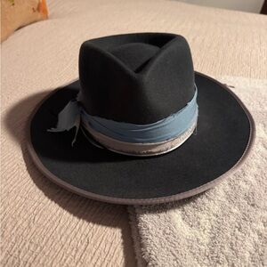 GIGI PIP HAT 57 NWOT